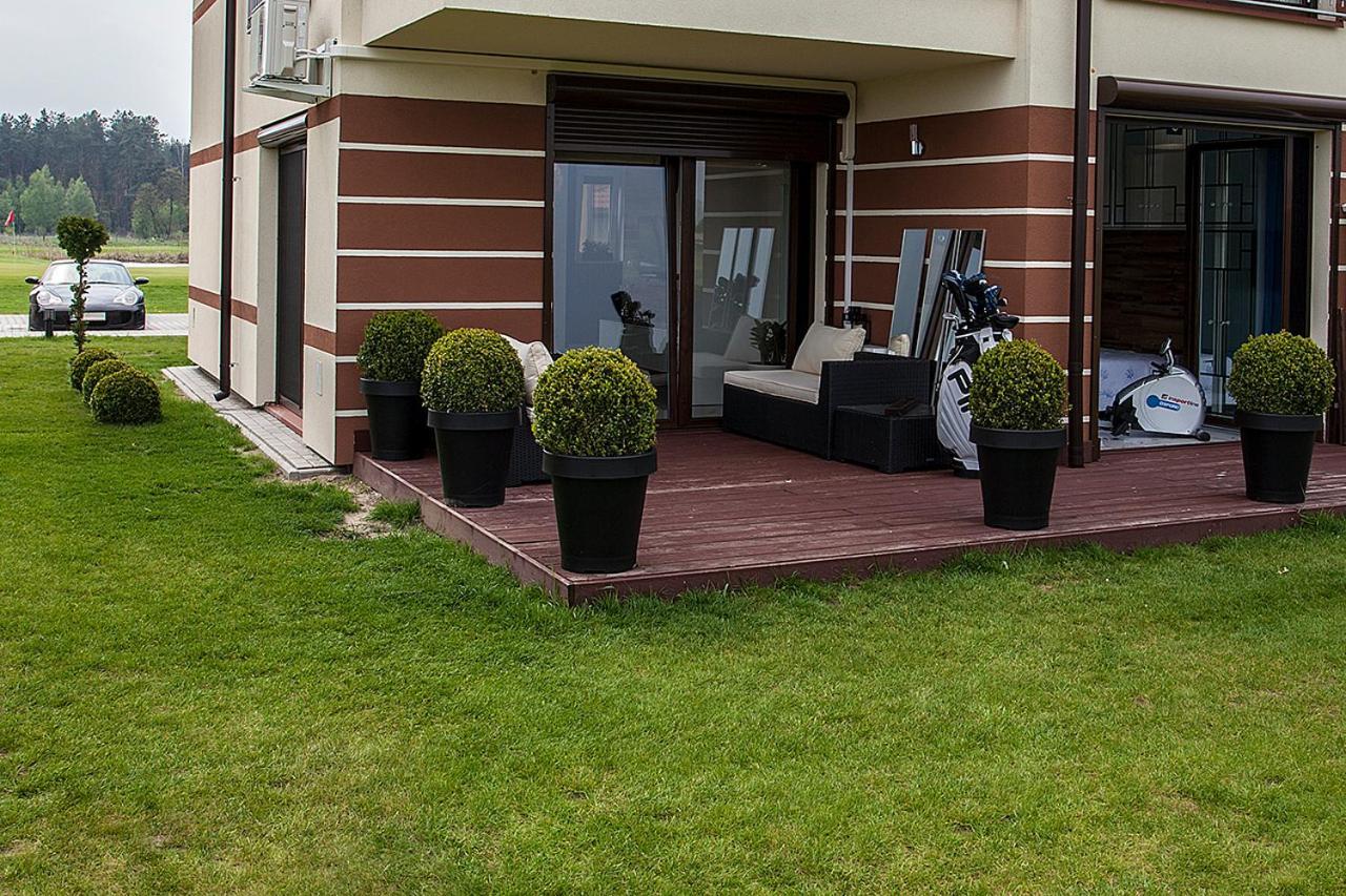 Golf Apartament W Sobieniach Sobienie Jeziory Exterior foto