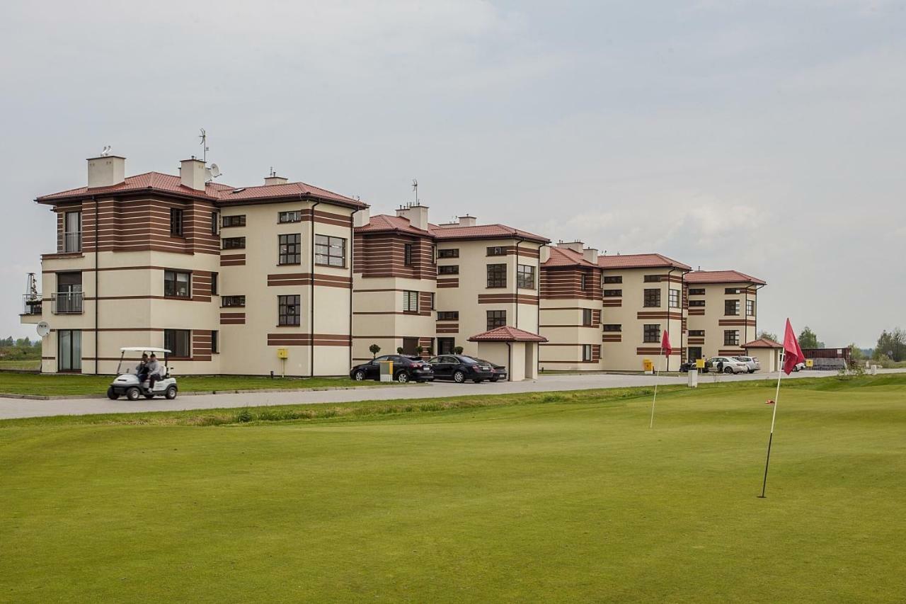Golf Apartament W Sobieniach Sobienie Jeziory Exterior foto